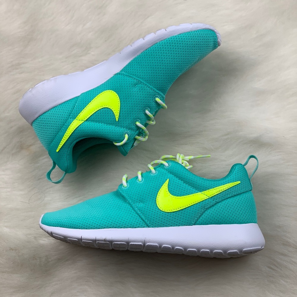 Nike Kids Teal & Green One Running Shoe Size 4.5Y